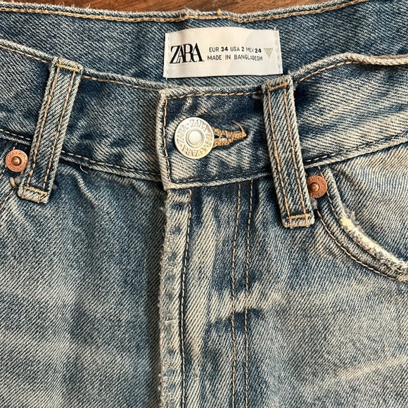 Size 2 Zara jeans shorts good condition - Picture 3 of 3
